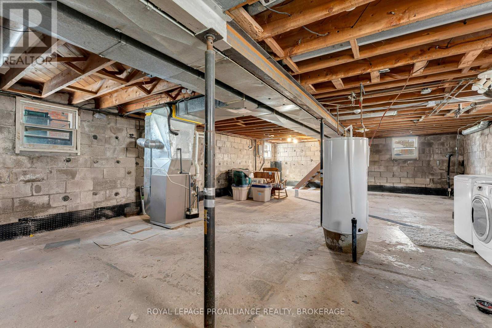 524 COLLEGE STREET - 29