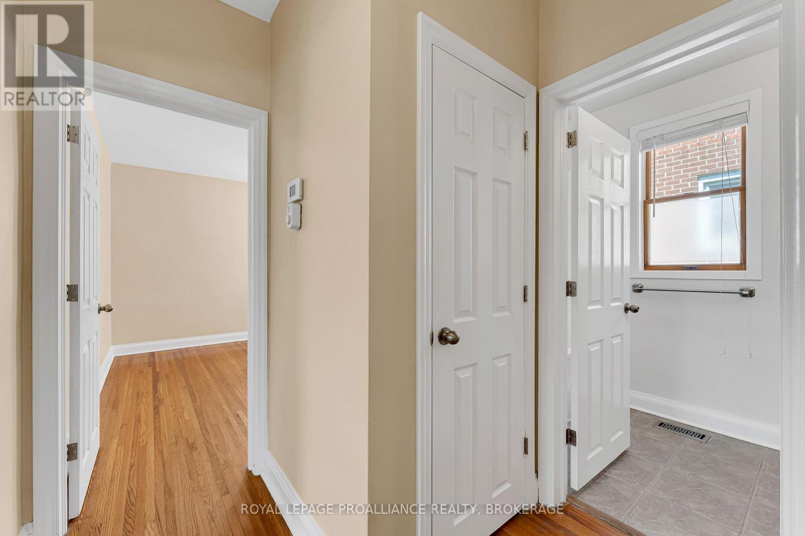 524 COLLEGE STREET - 5