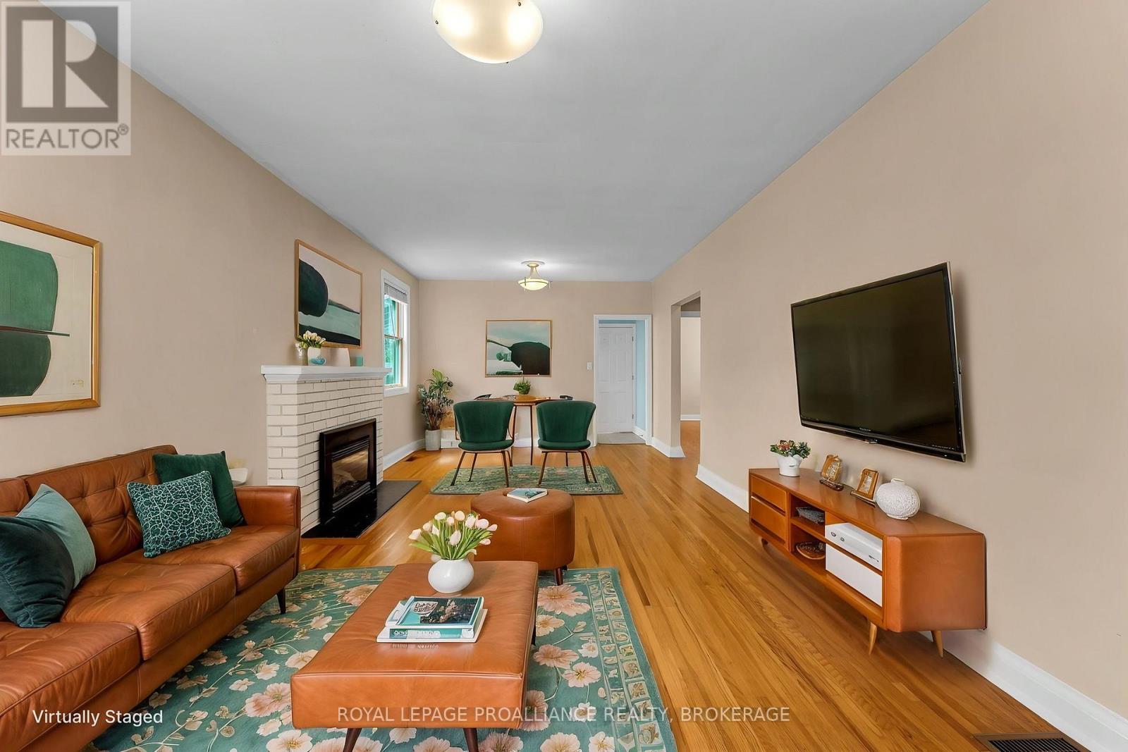 524 COLLEGE STREET - 6