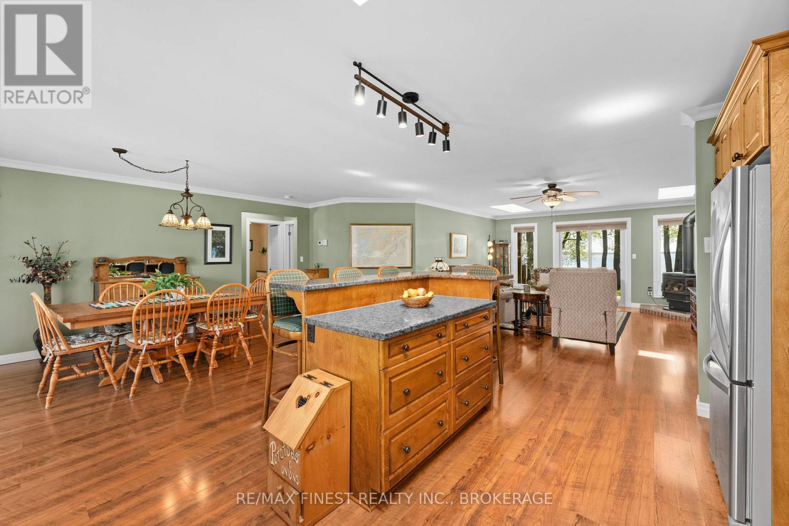 14 SUNSET LANE - 11