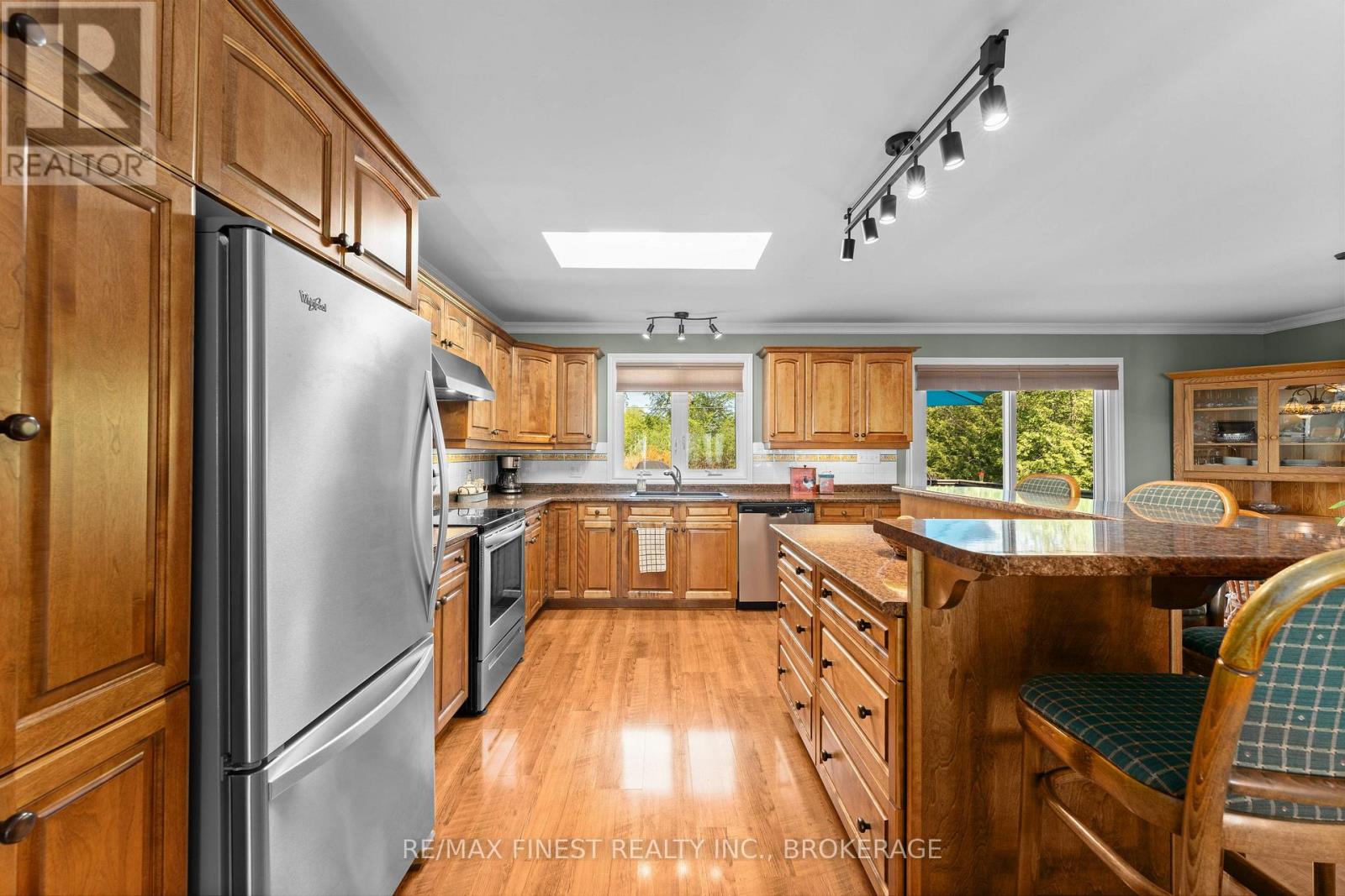 14 SUNSET LANE - 8