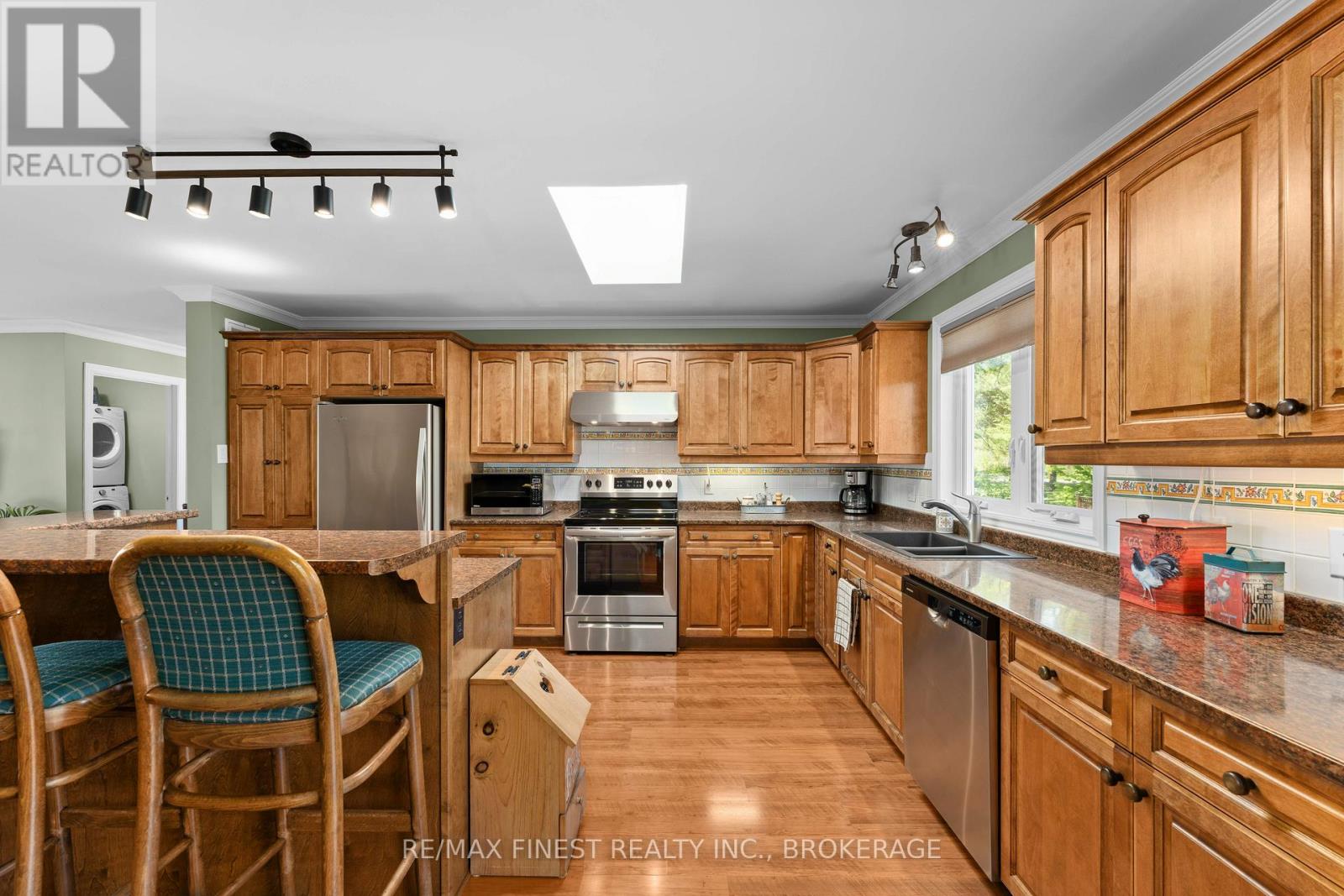 14 SUNSET LANE - 9
