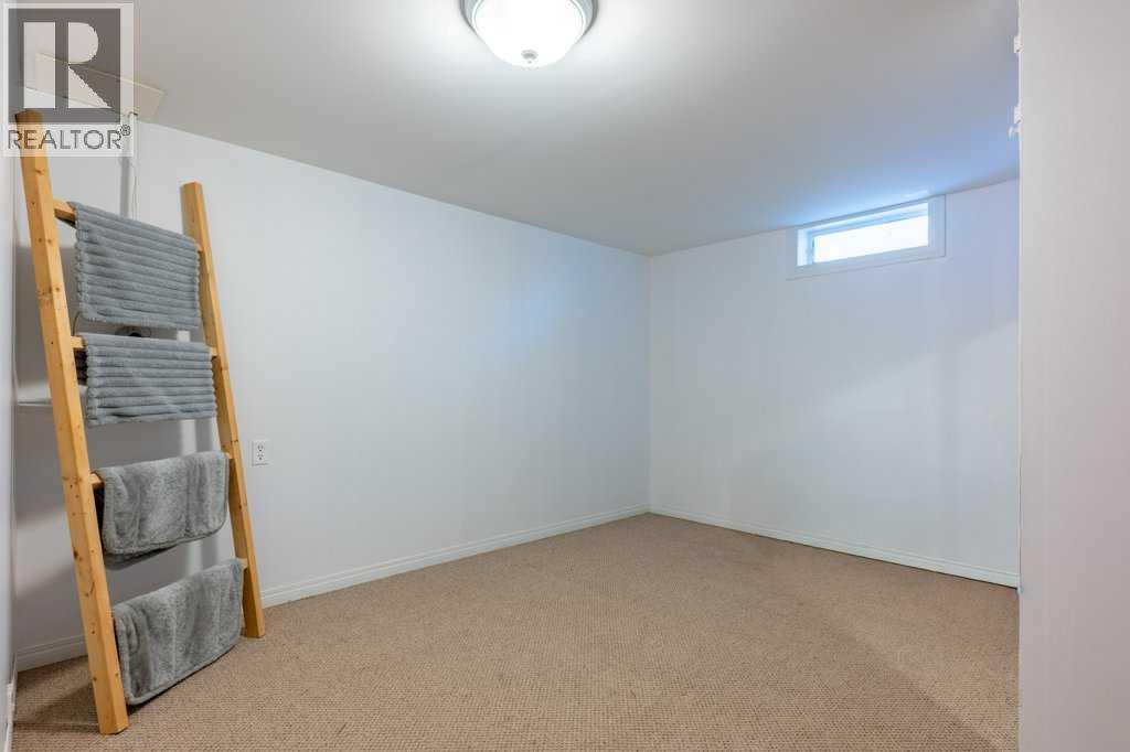 2898 Dunmore Road SE - Image 32