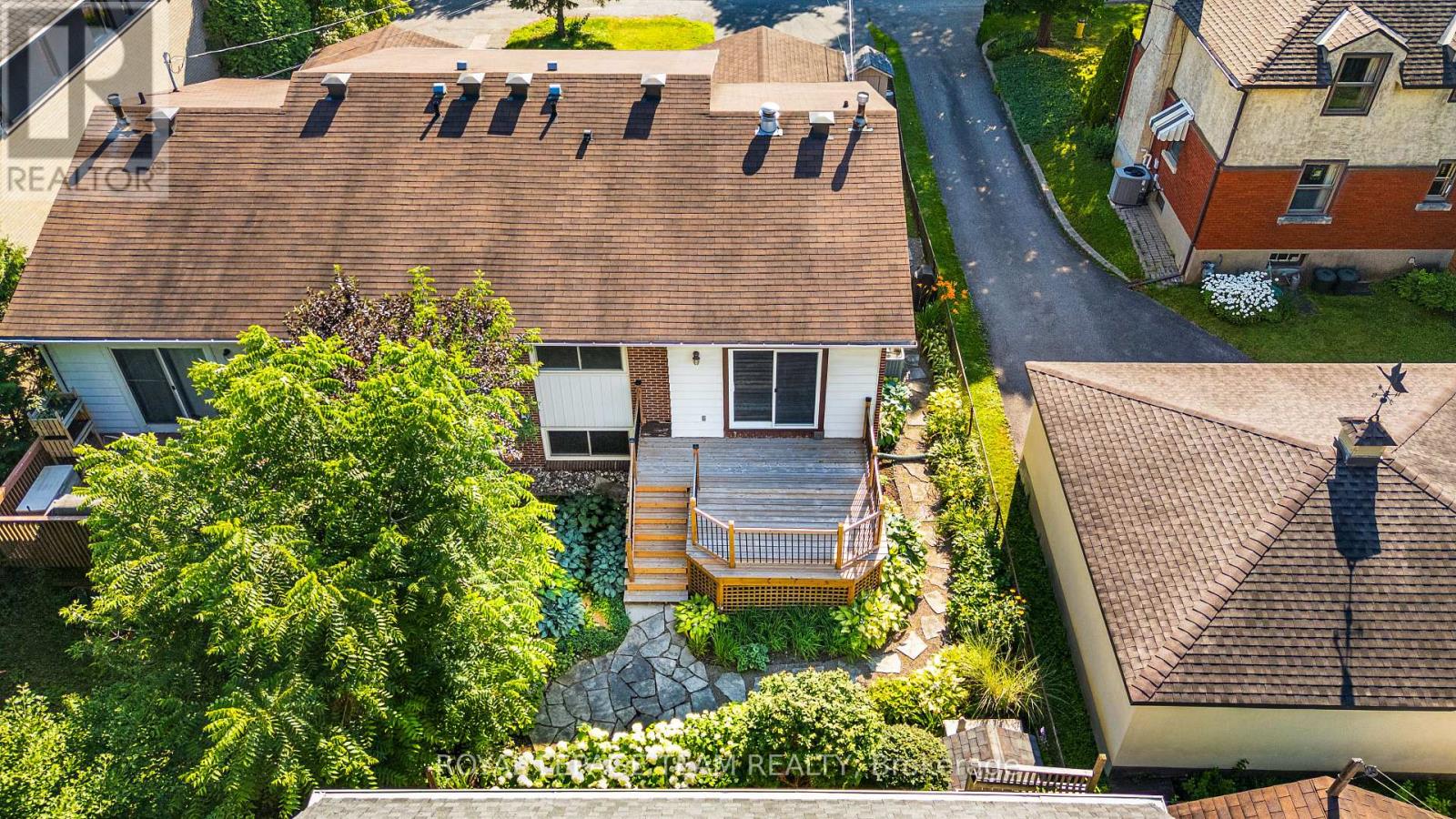 475 MELBOURNE AVENUE - 44