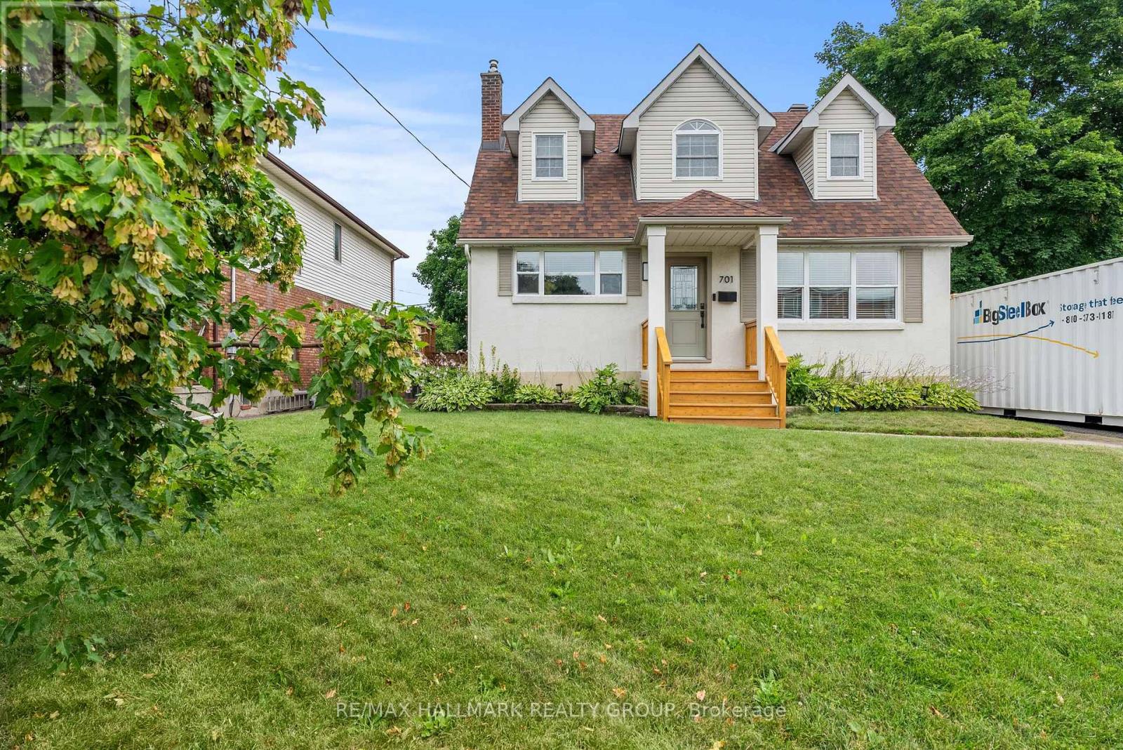 701 Cole Ave