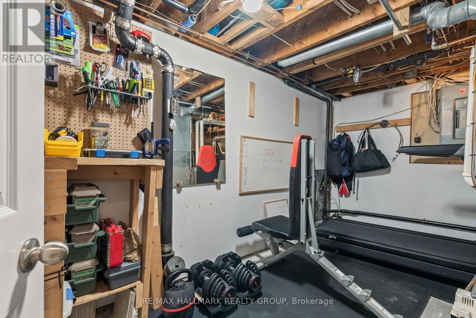 2 Bed, 2 Bath House for Rent in Ottawa – 701 COLE AVENUE, Ottawa – MLS# X13594440 - Image 31
