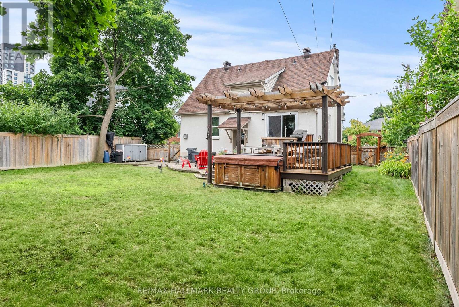 2 Bed, 2 Bath House for Rent in Ottawa – 701 COLE AVENUE, Ottawa – MLS# X13594440 - Image 36