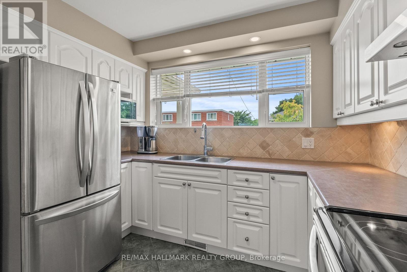 2 Bed, 2 Bath House for Rent in Ottawa – 701 COLE AVENUE, Ottawa – MLS# X13594440 - Image 6