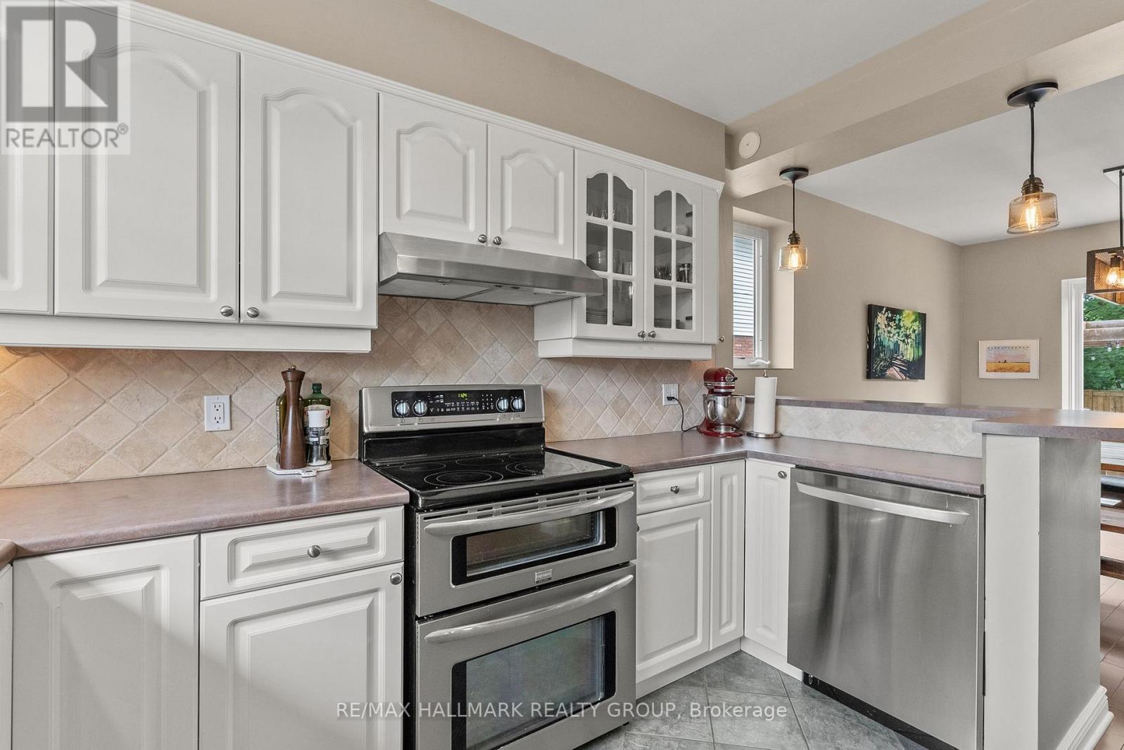 2 Bed, 2 Bath House for Rent in Ottawa – 701 COLE AVENUE, Ottawa – MLS# X13594440 - Image 7