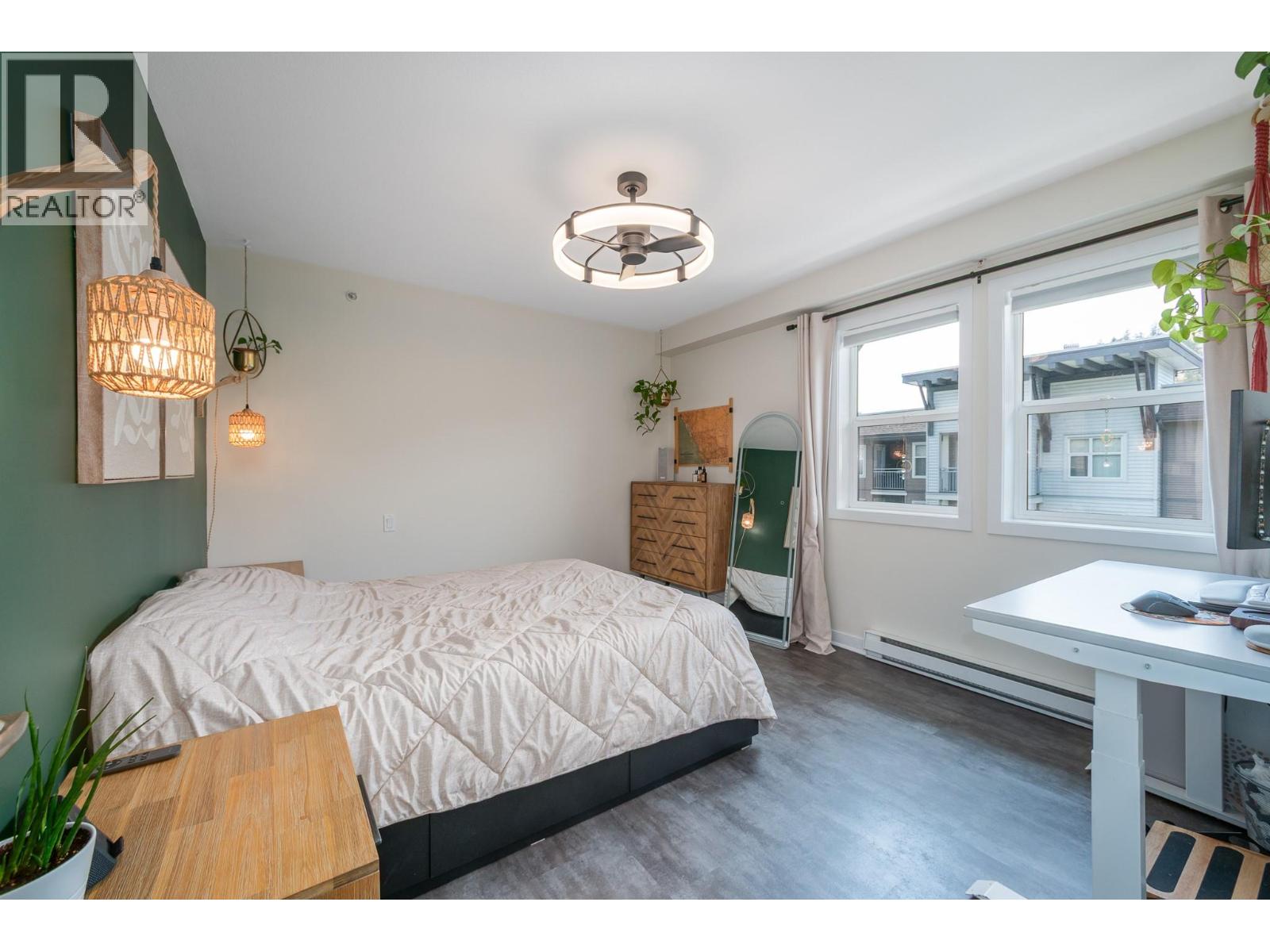 #417 533 Yates Road - 21