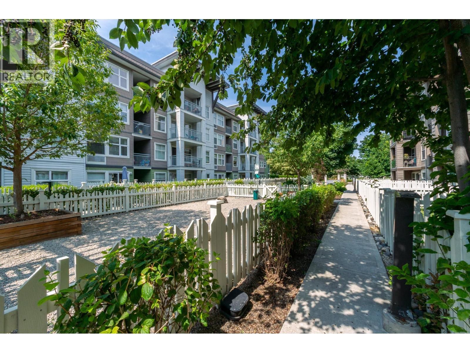 #417 533 Yates Road - 38