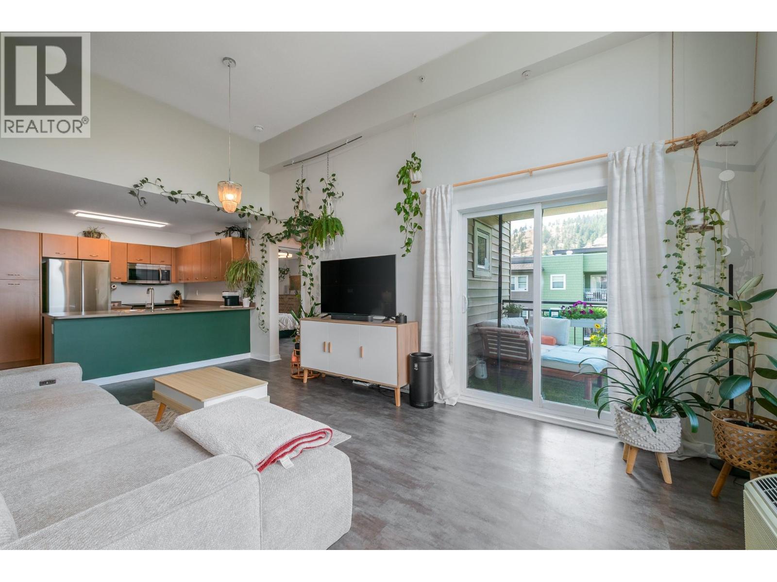 #417 533 Yates Road - 11