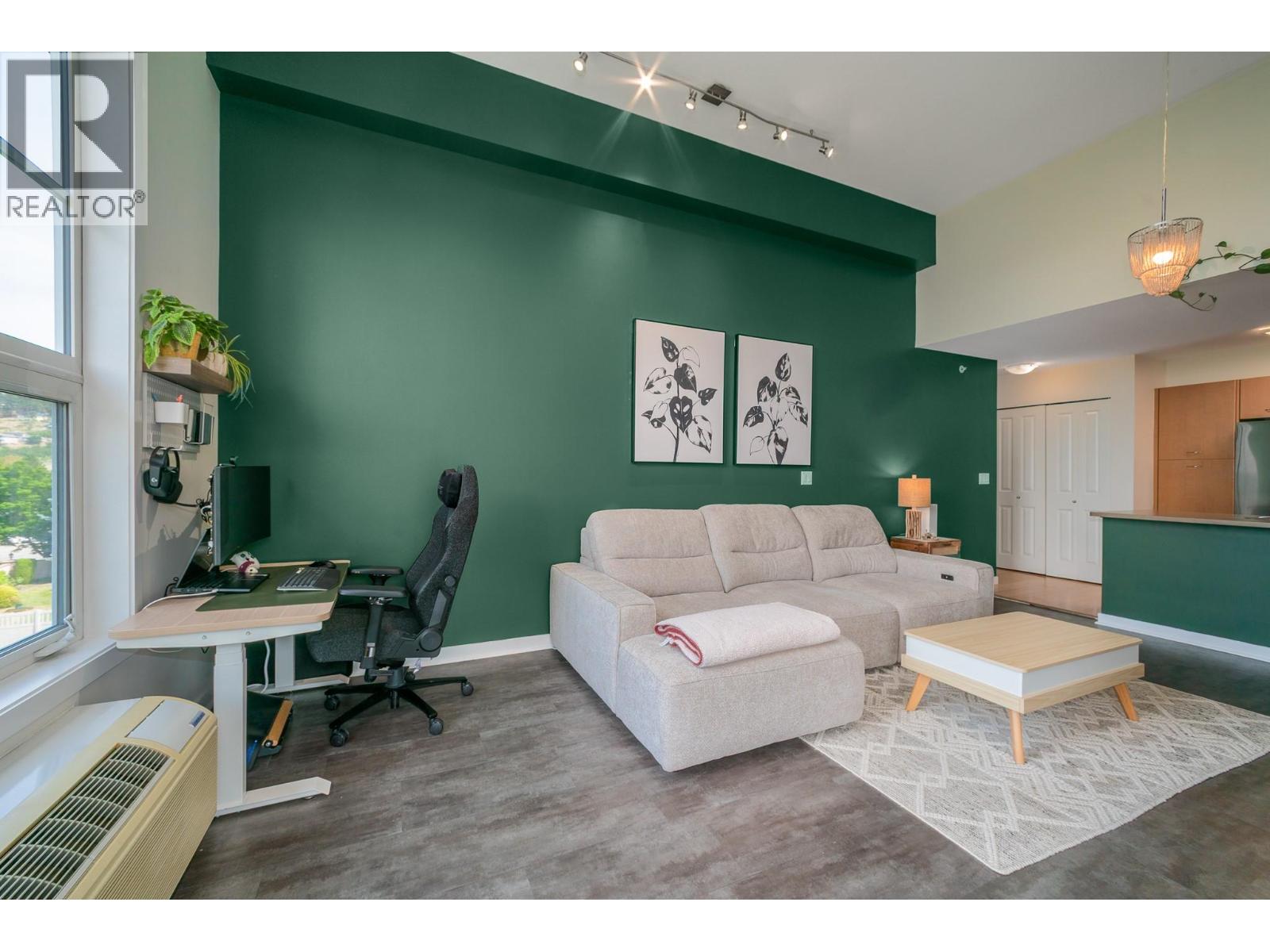 #417 533 Yates Road - 10