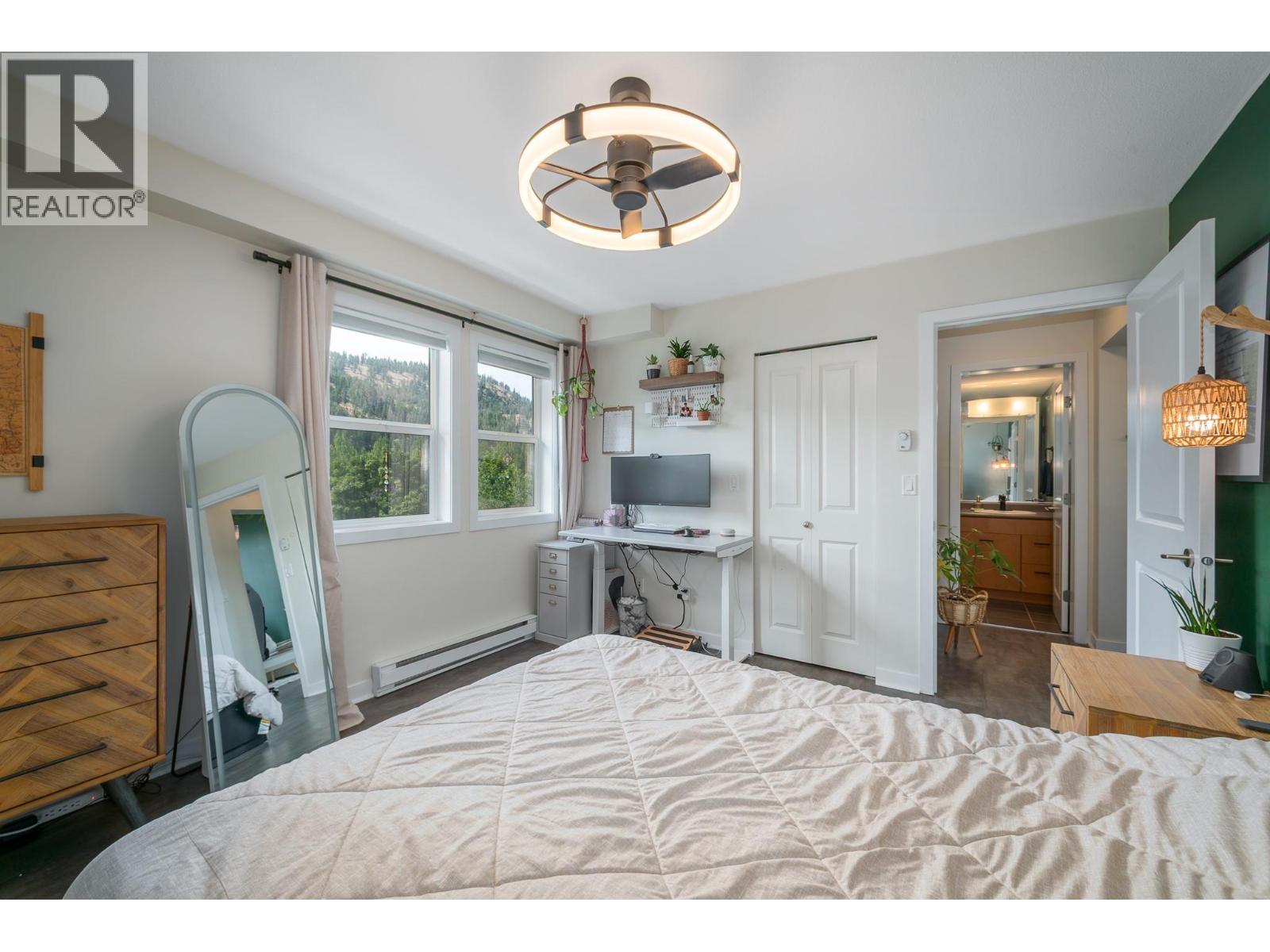 #417 533 Yates Road - 22