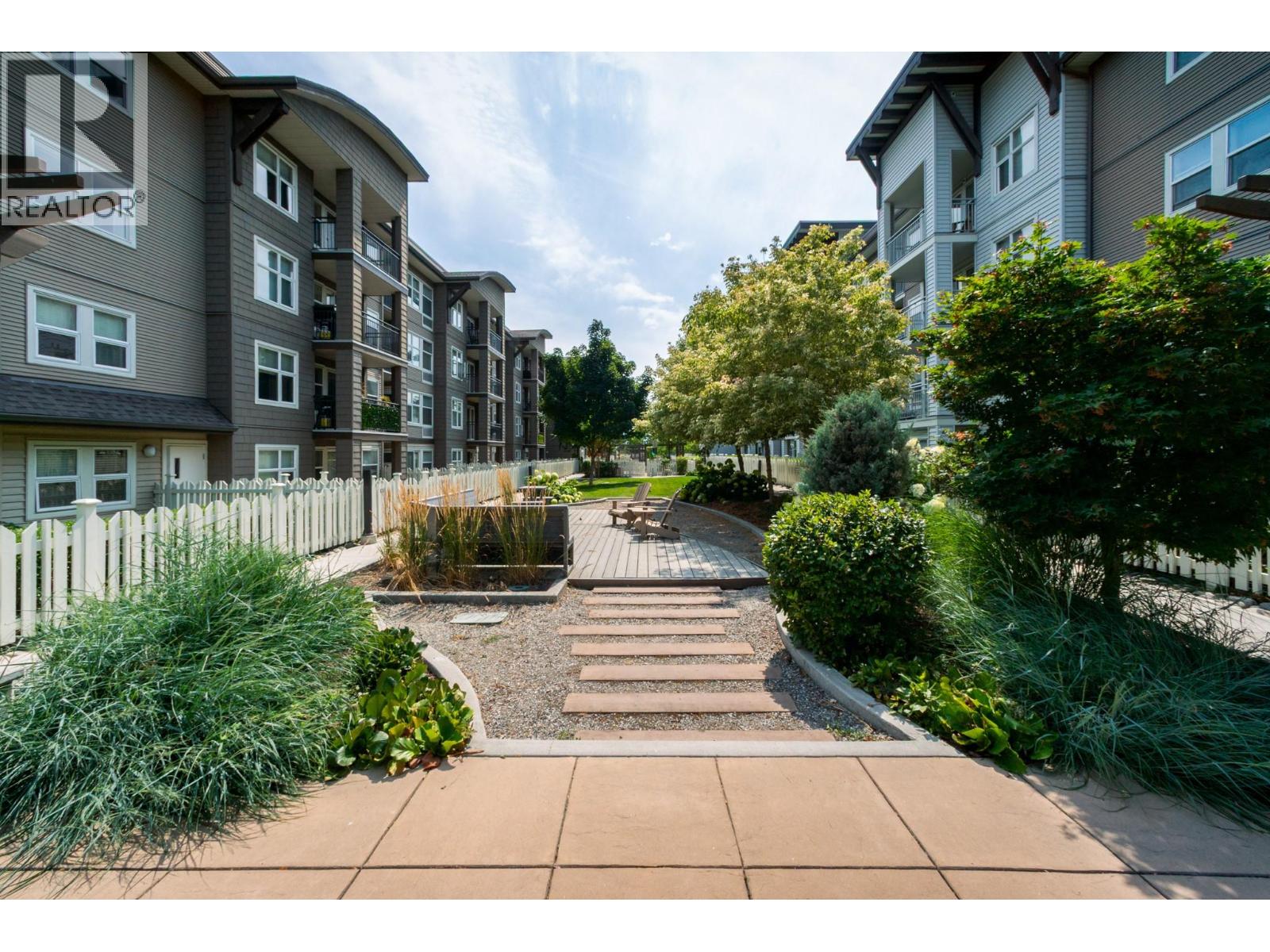 #417 533 Yates Road - 33