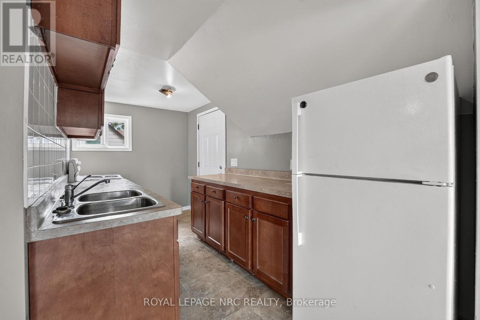 231-233 JARVIS STREET - 13