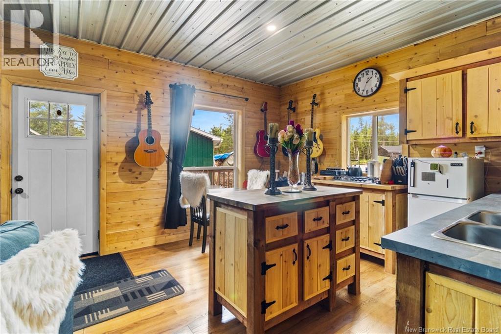 460 Dufferin Road - Image 10