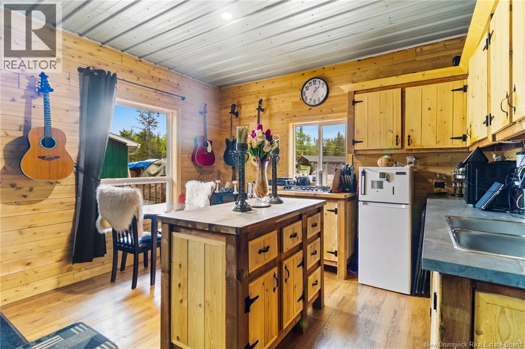 460 Dufferin Road - Image 11