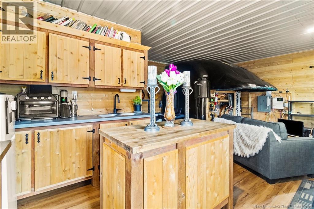 460 Dufferin Road - 13