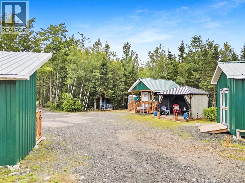 460 Dufferin Road - Image 34