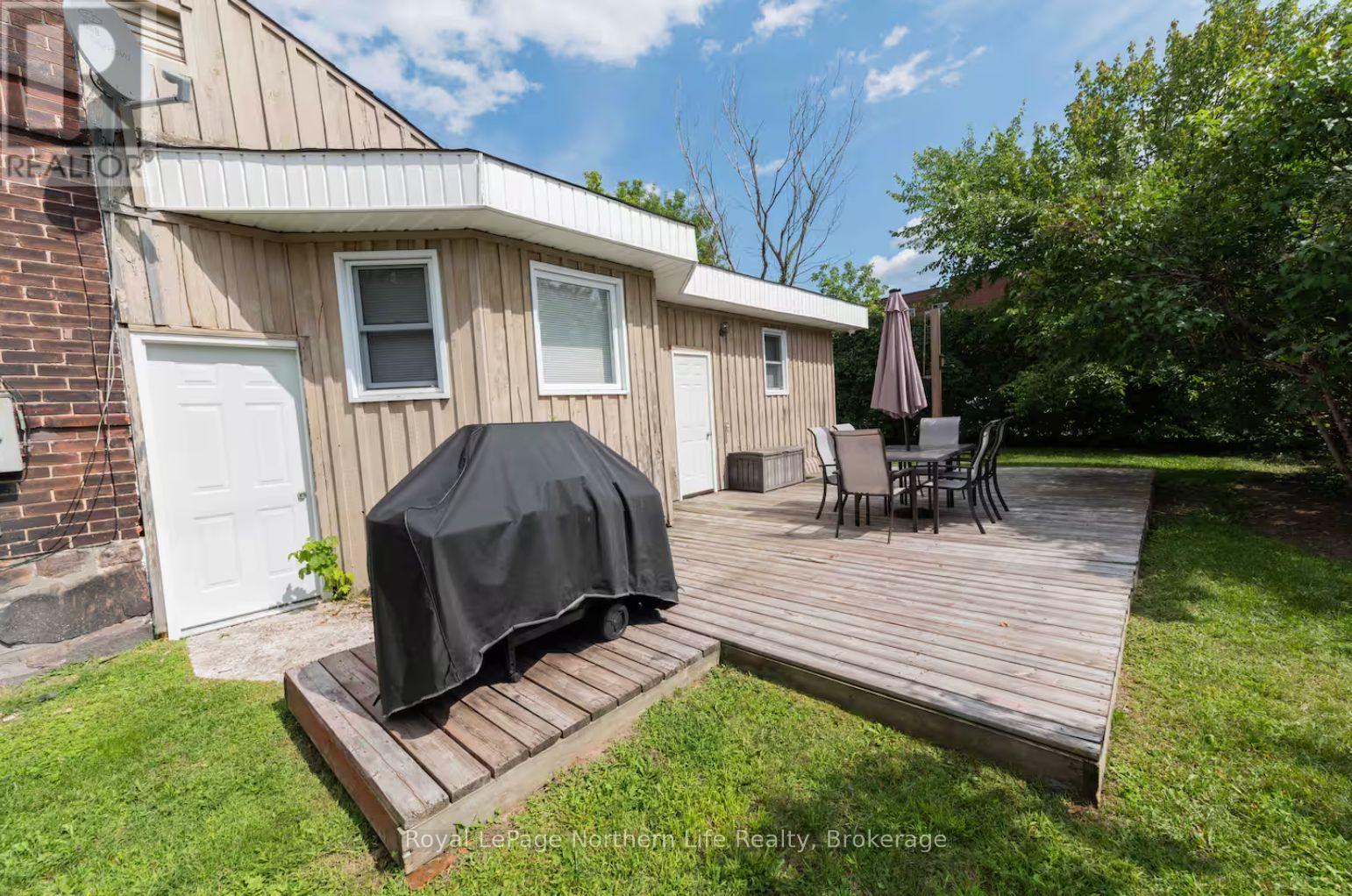 523 SHERBROOKE STREET - 2