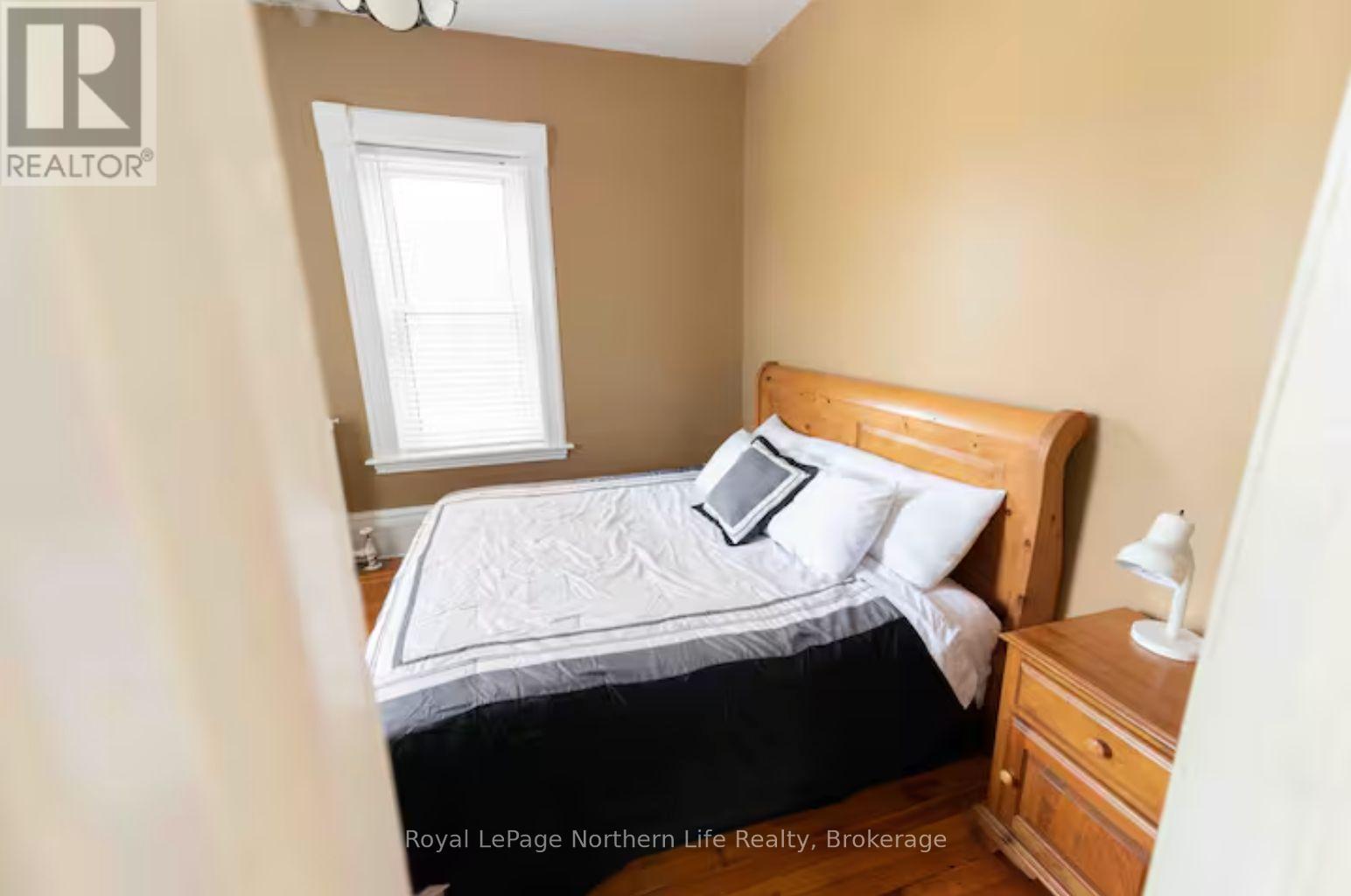 523 SHERBROOKE STREET - 8