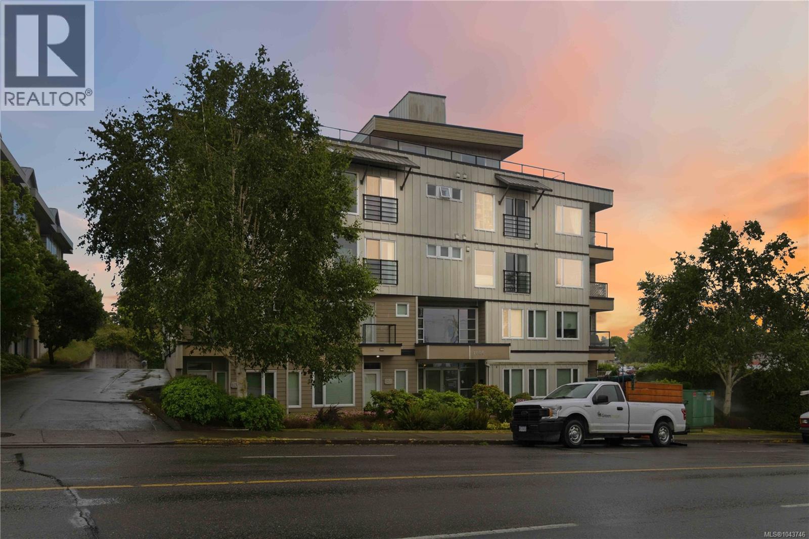 #102 1405 Esquimalt Rd - 2