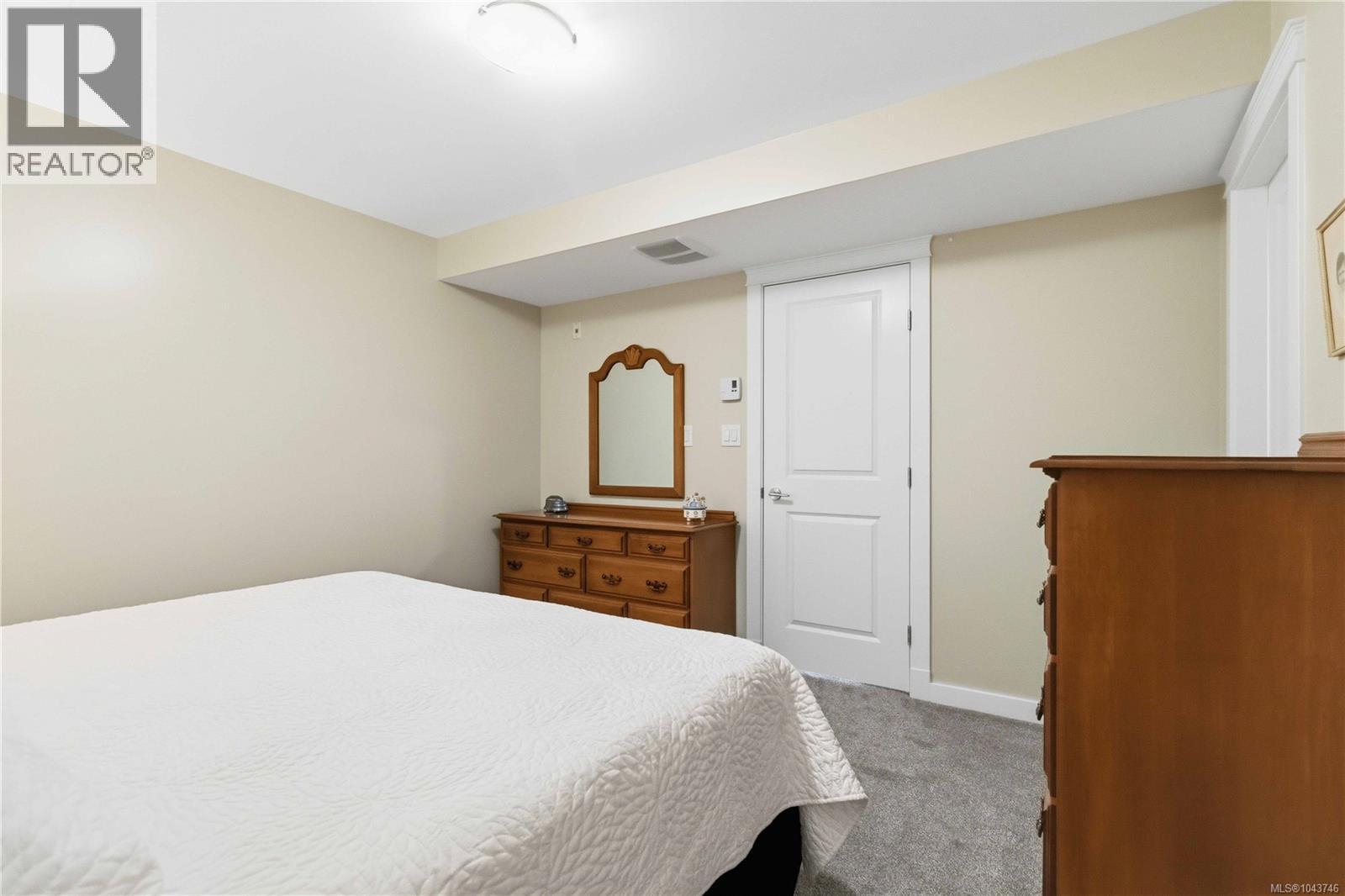 #102 1405 Esquimalt Rd - 26