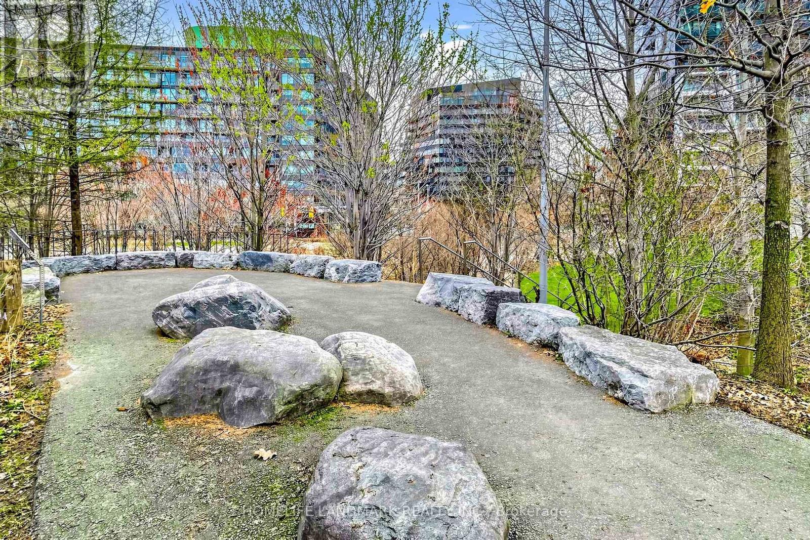 #801 21 LAWREN HARRIS SQUARE - 43
