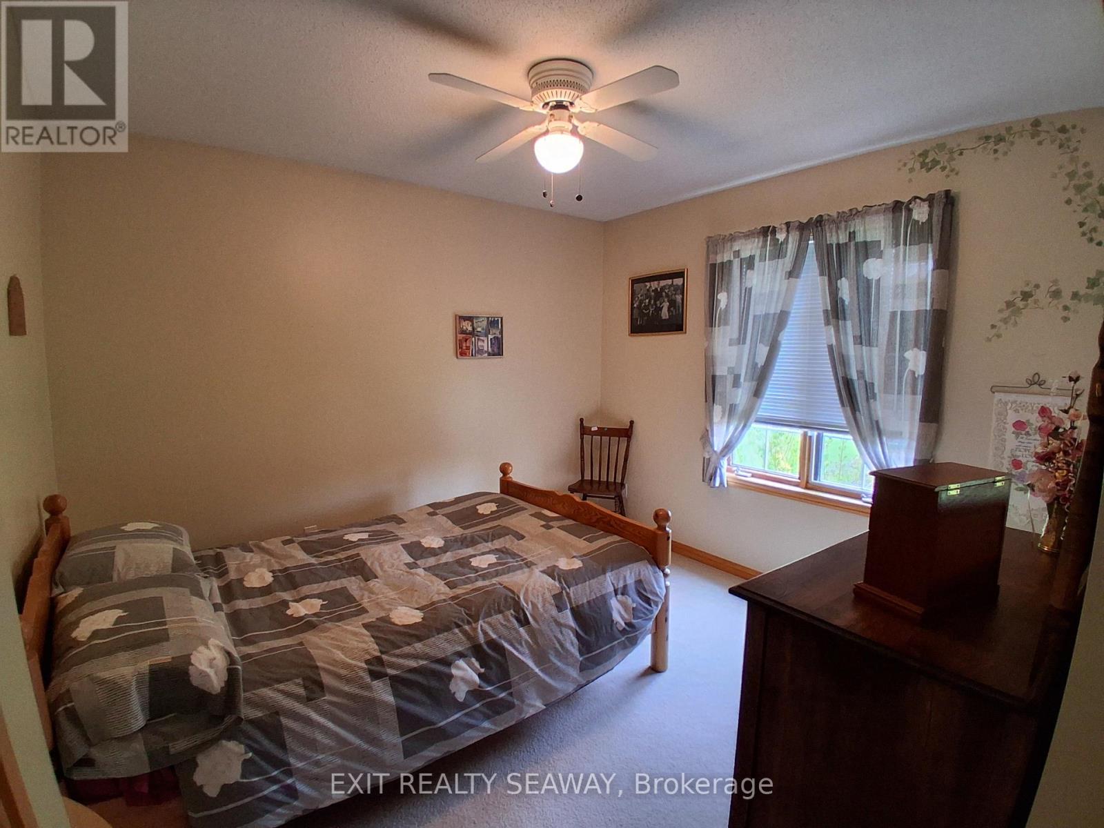 4557 CARMAN ROAD N - 15