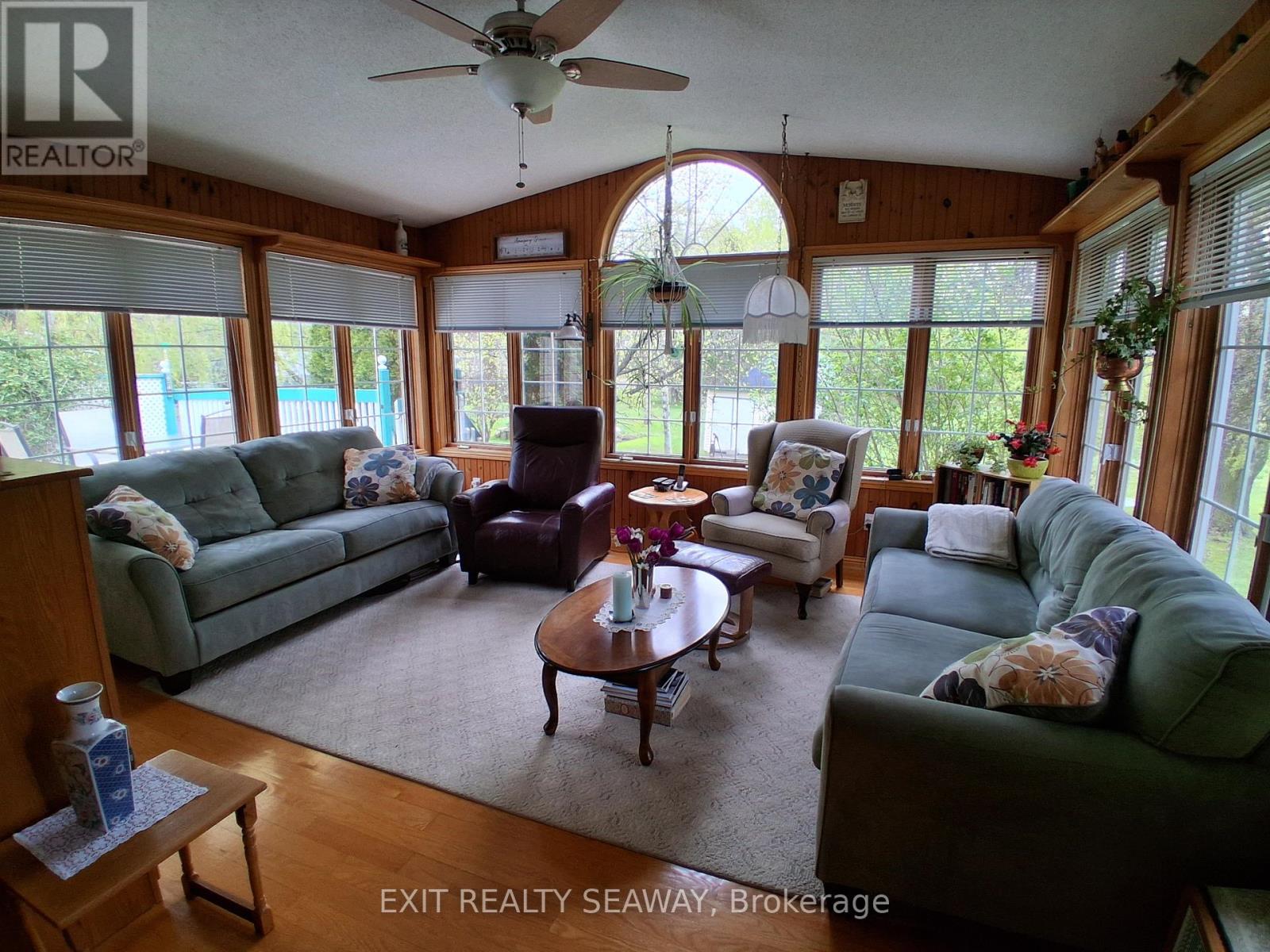 4557 CARMAN ROAD N - 9