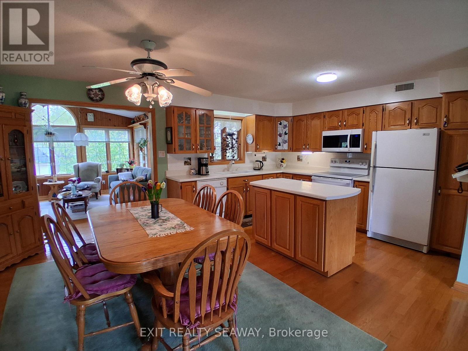 4557 CARMAN ROAD N - 4