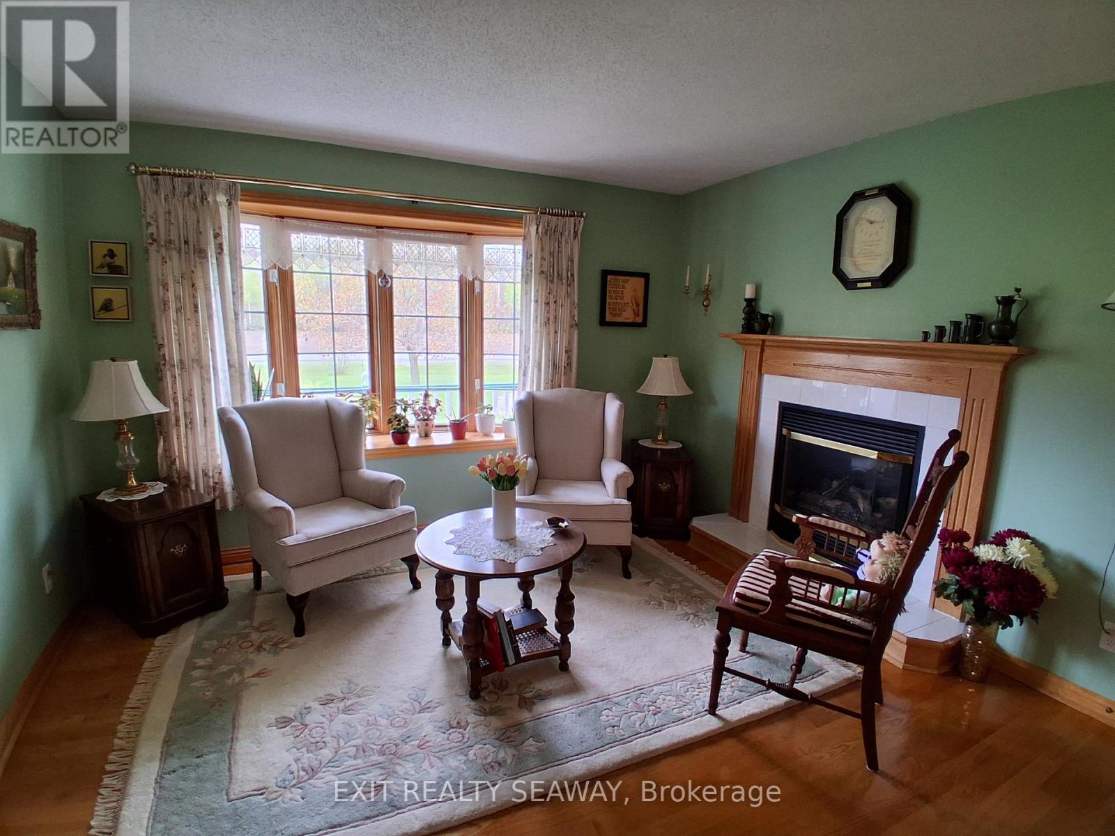 4557 CARMAN ROAD N - 8
