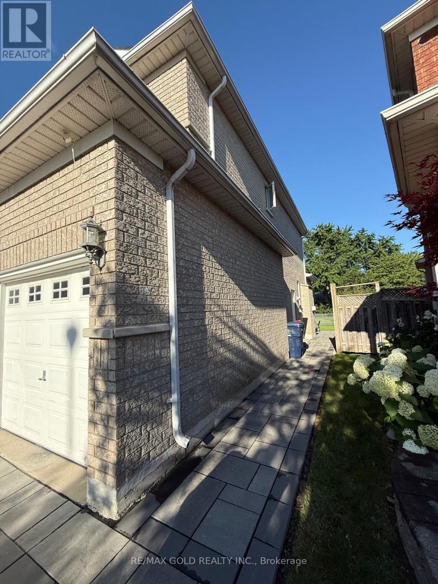 42 STONEBRIDGE BOULEVARD - 5