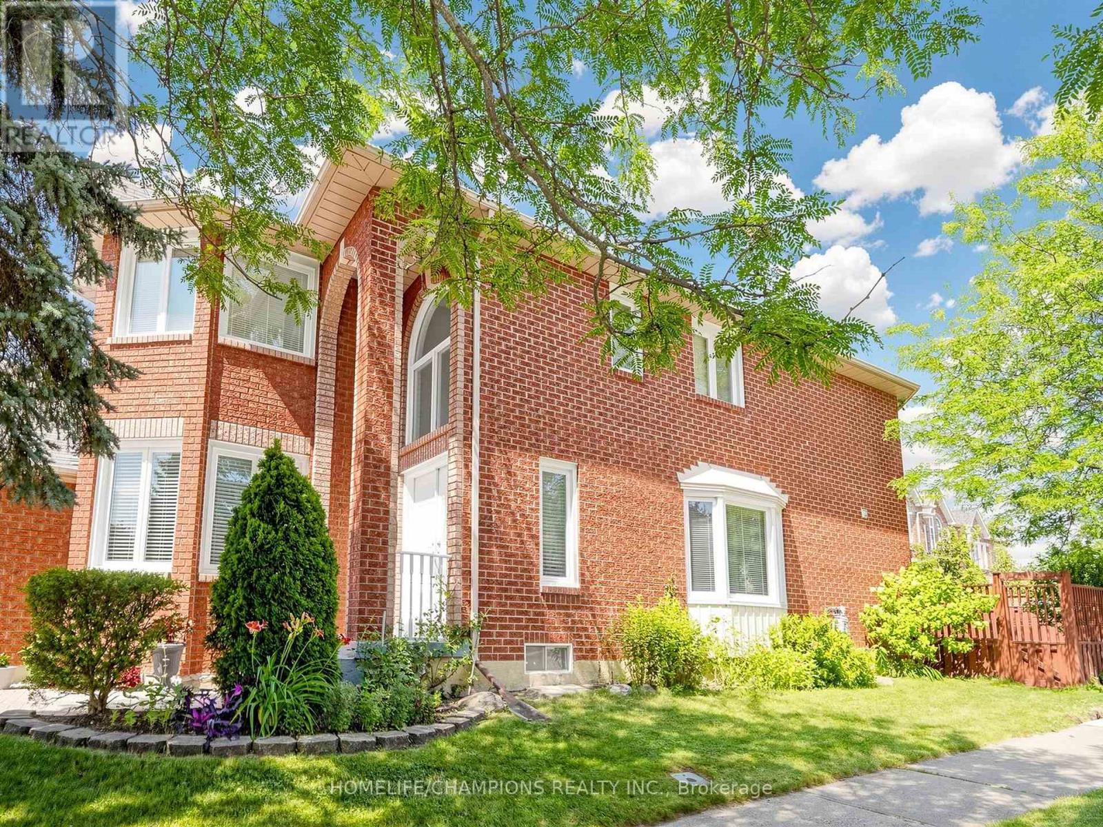 1622 SANDHURST CRESCENT - 2