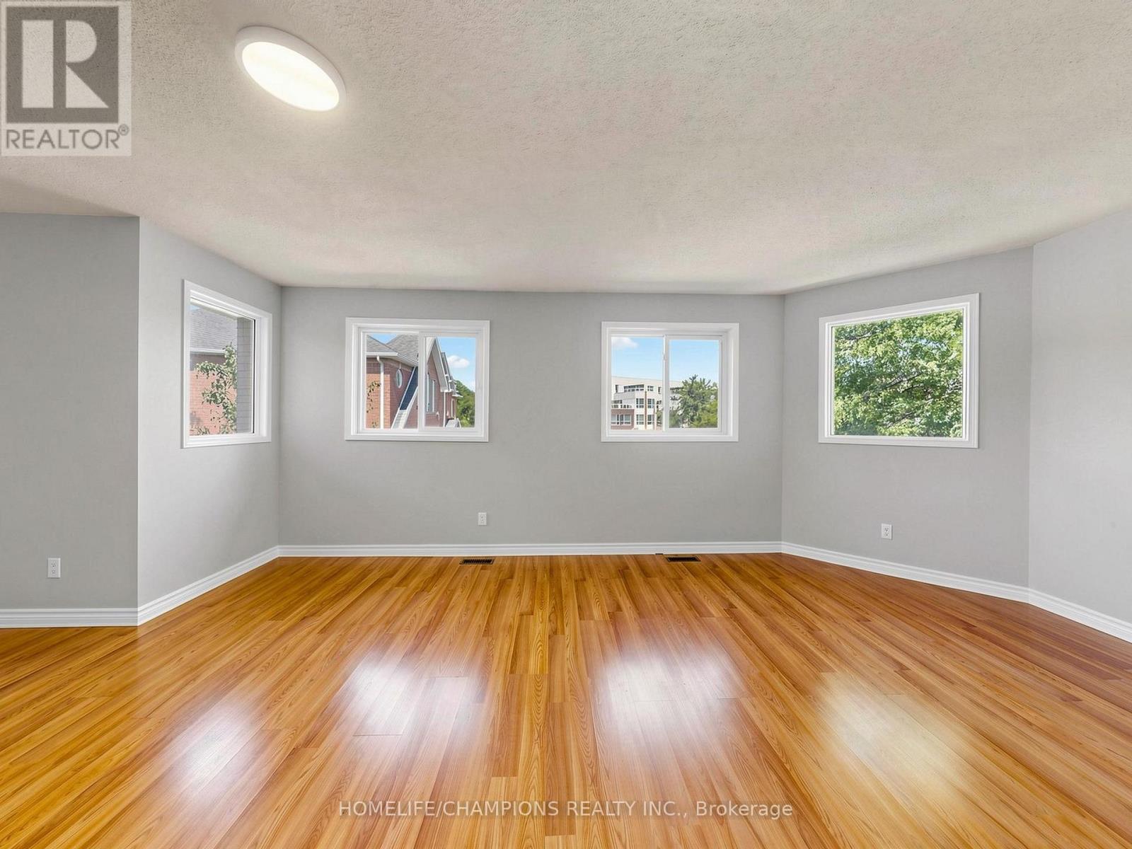 1622 SANDHURST CRESCENT - 23