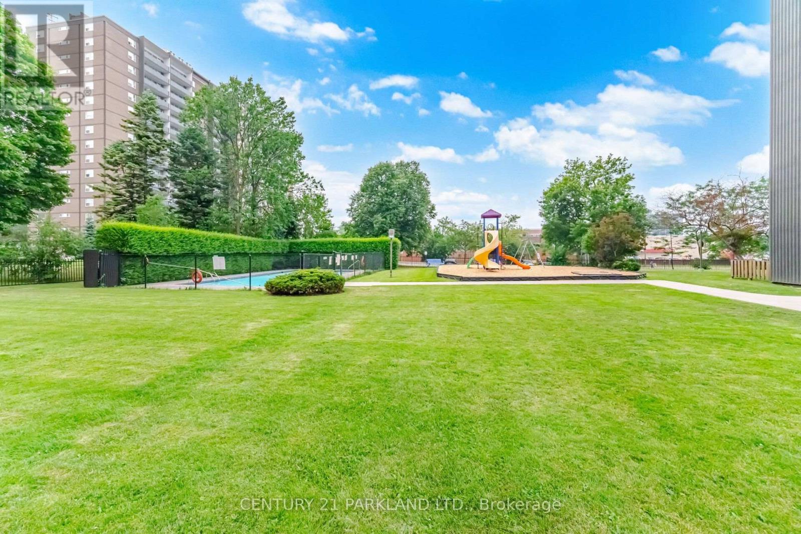 #203 2721 VICTORIA PK AVENUE - 35