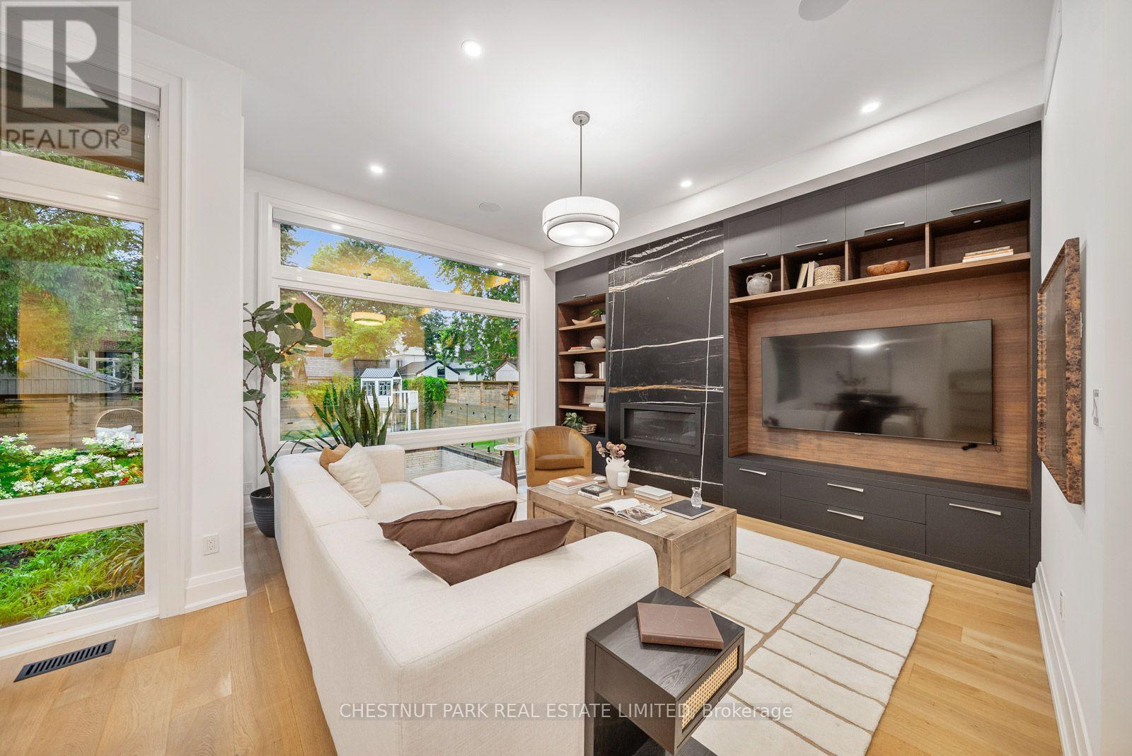 142 FALLINGBROOK ROAD - 17