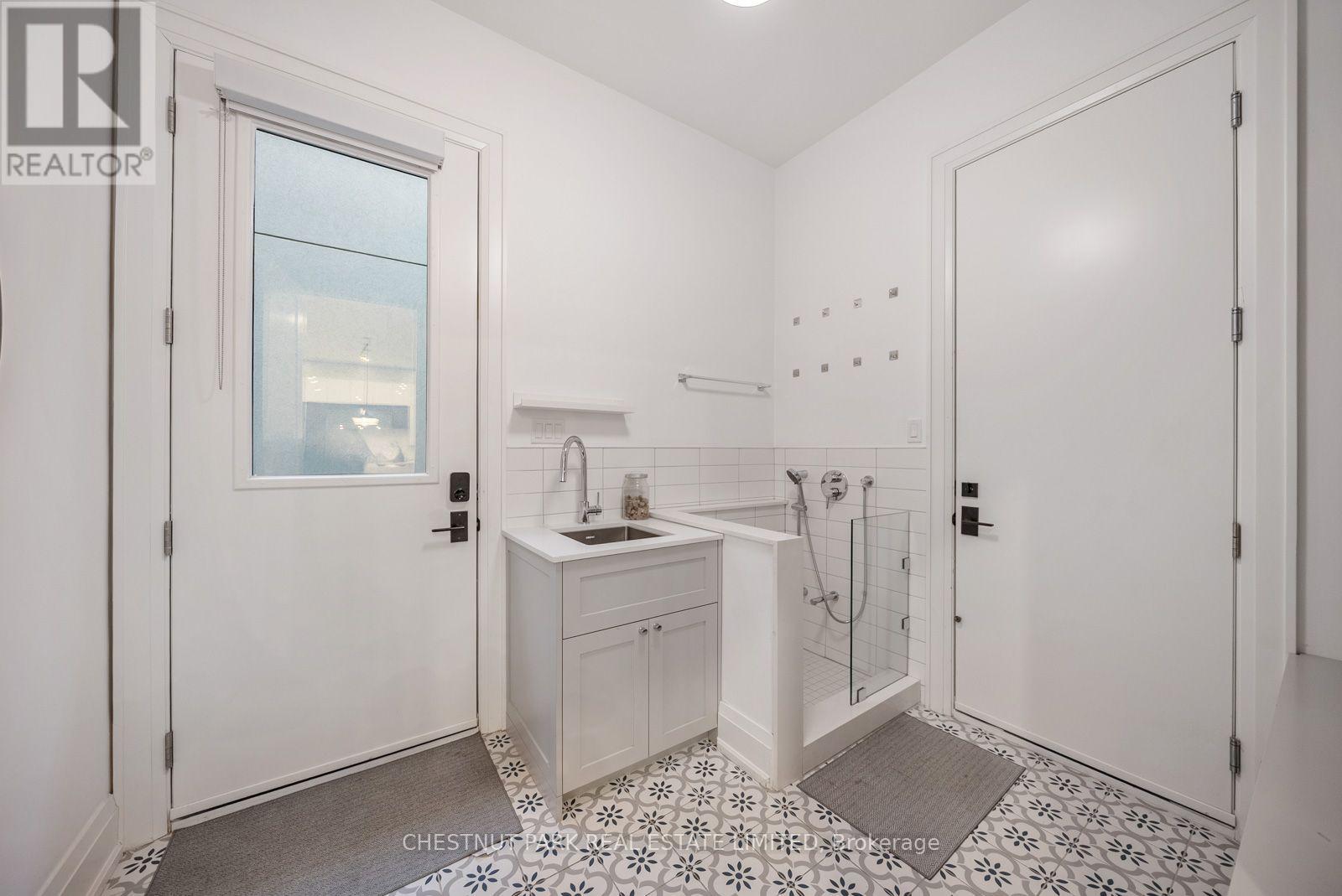 142 FALLINGBROOK ROAD - 20