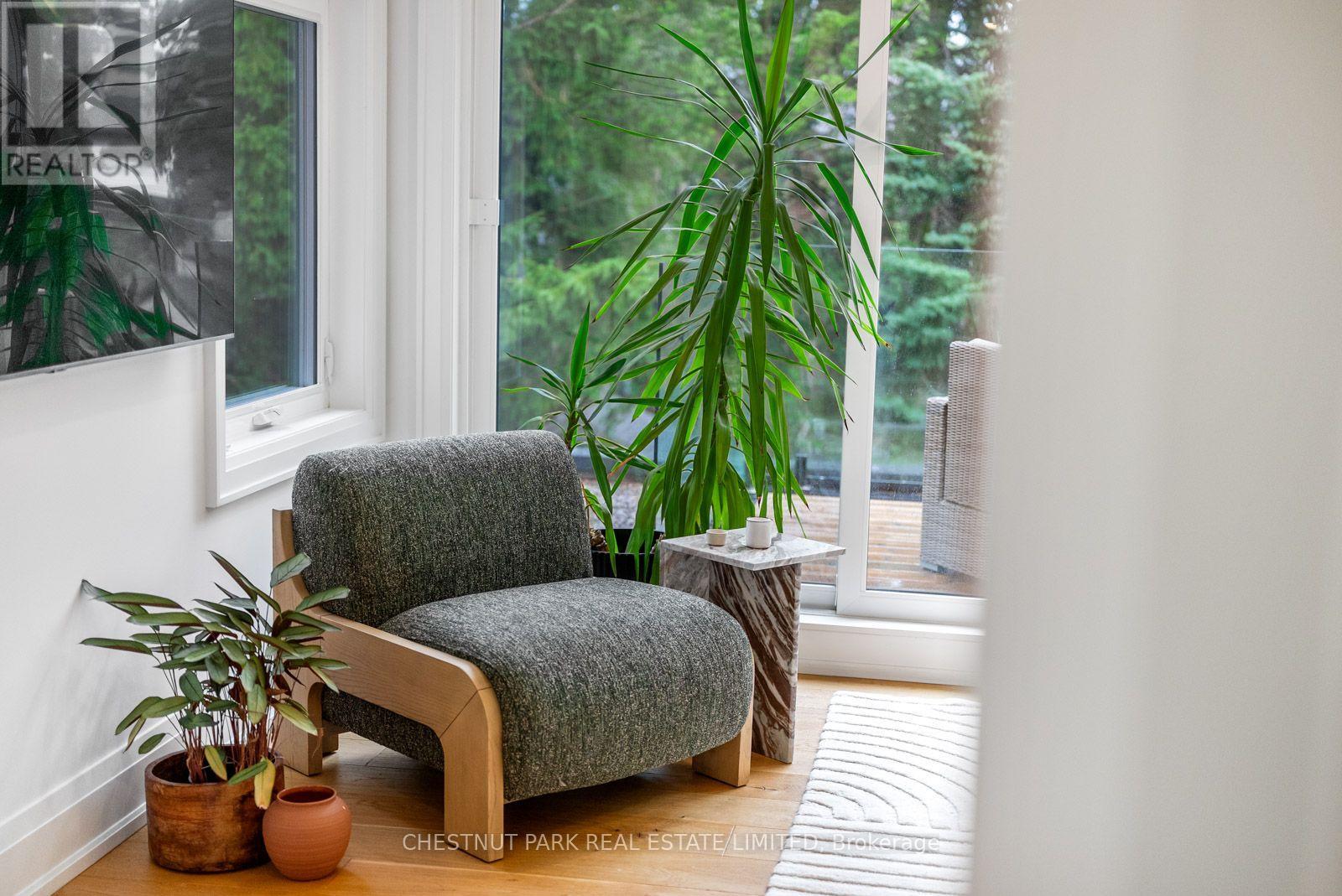142 FALLINGBROOK ROAD - 25