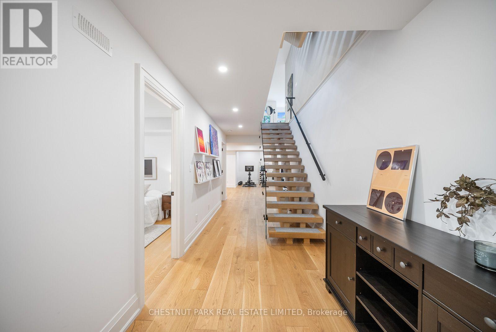142 FALLINGBROOK ROAD - 34