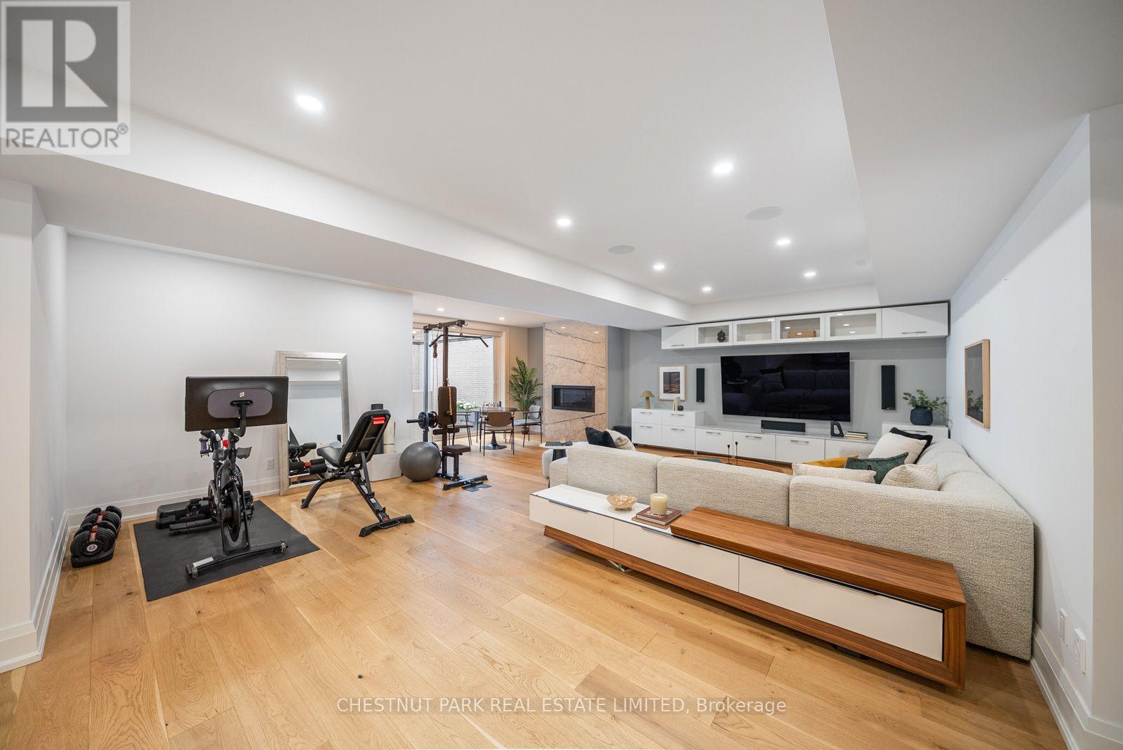 142 FALLINGBROOK ROAD - 37
