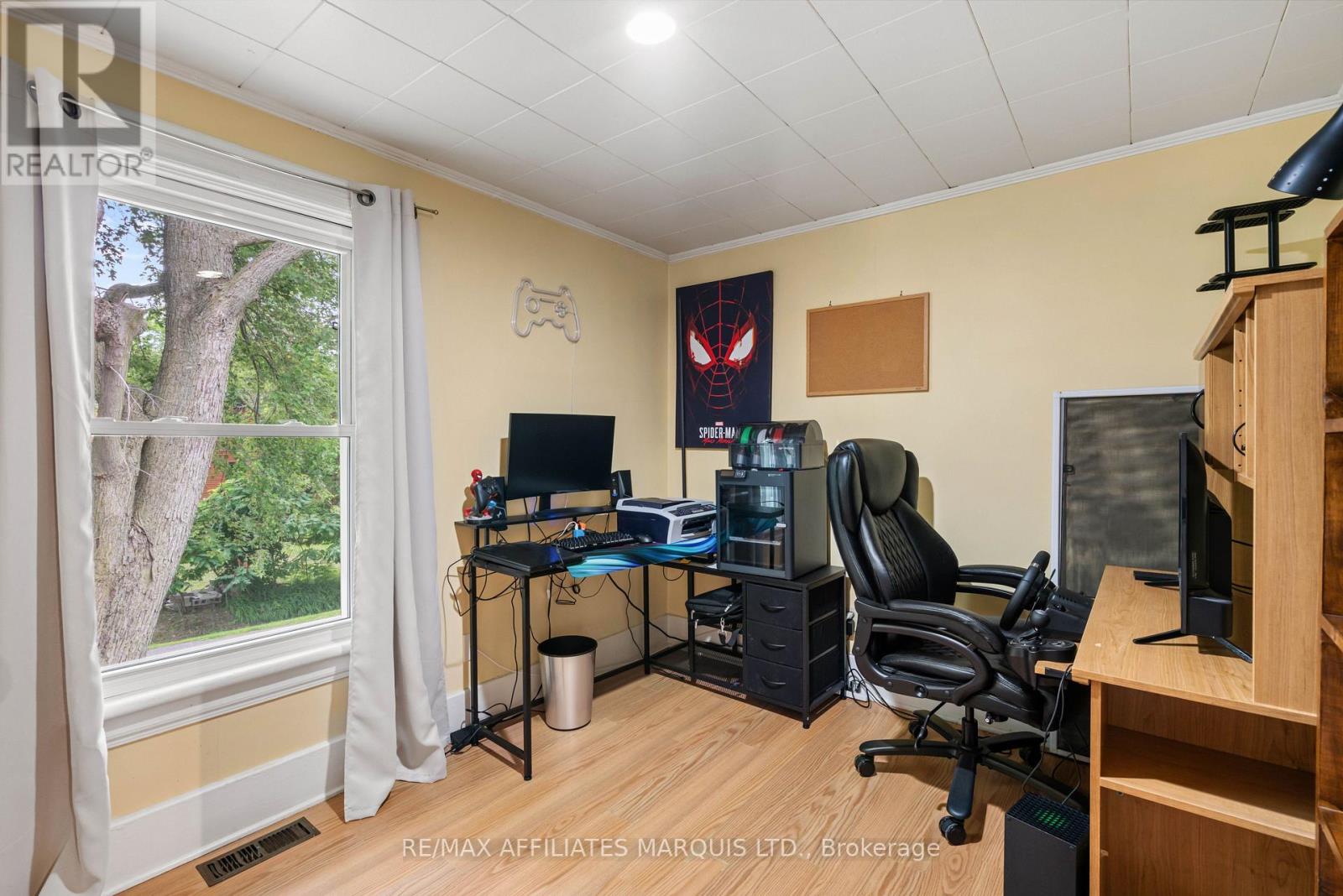 9 SPRUCE STREET - 20