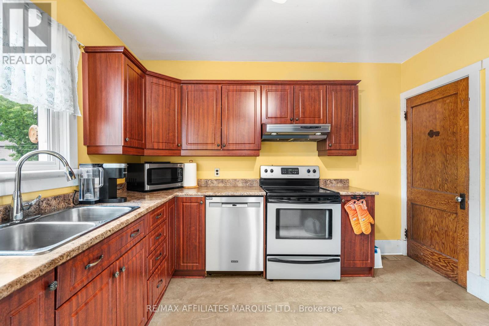 9 SPRUCE STREET - 8