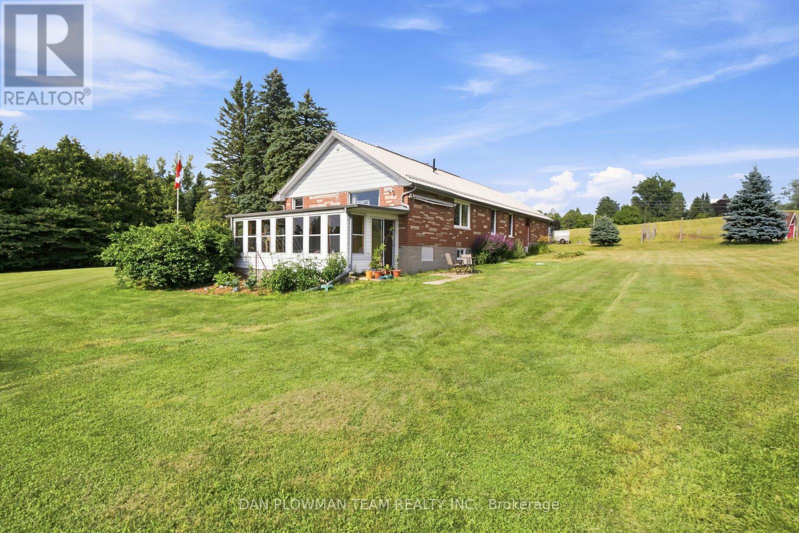 590S BROCK CONCESSION RD 4 ROAD - 32