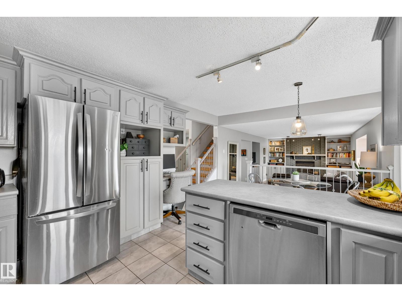 52 HILLSIDE CR - Image 20