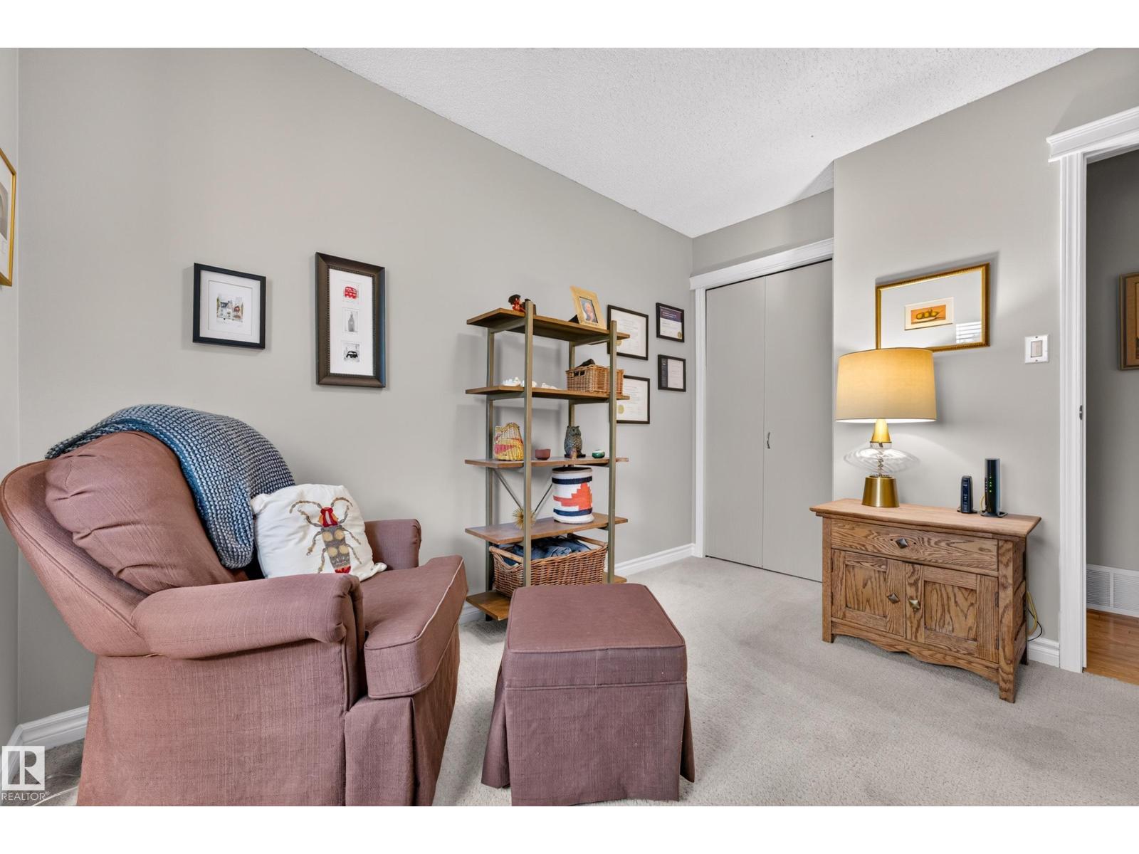 52 HILLSIDE CR - Image 34