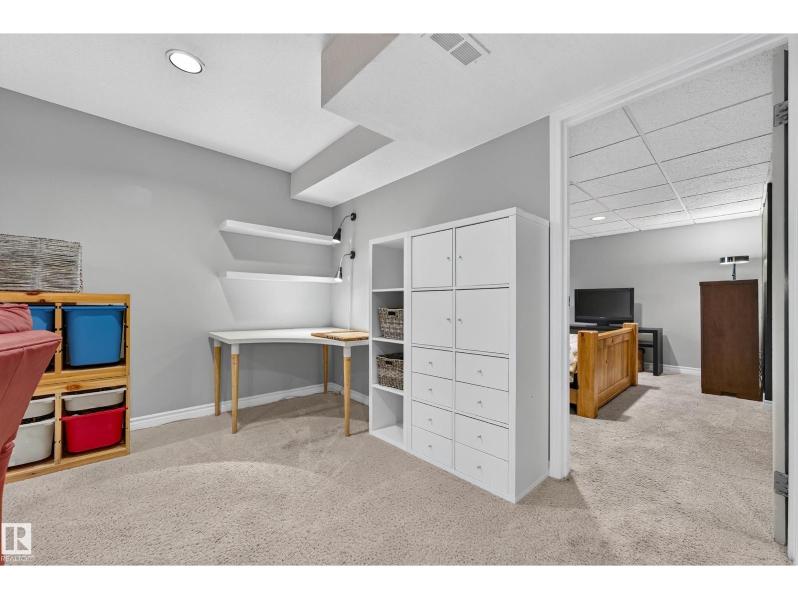 52 HILLSIDE CR - Image 43
