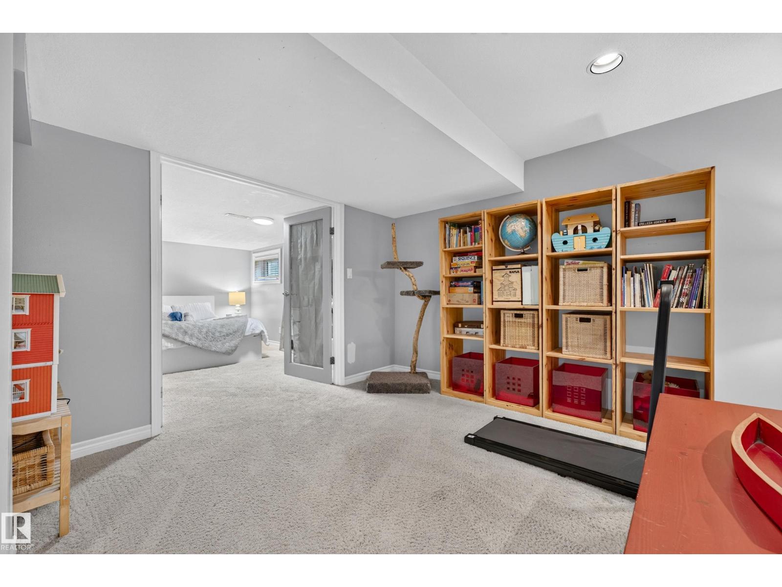 52 HILLSIDE CR - Image 44