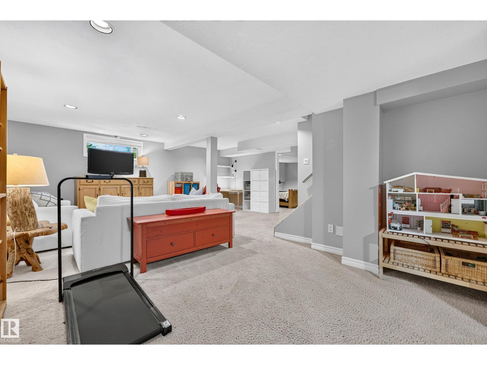 52 HILLSIDE CR - Image 45